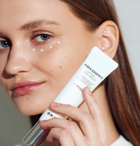 Крем для&nbsp;глаз с&nbsp;лифтинг‑эффектом MEDIPEEL⁺ Peptide 9 Aqua Essence Lifting Eye&nbsp;Cream (40мл) | Ecoplace