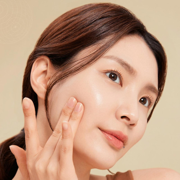Лифтинг‑эссенция с&nbsp;экстрактом камелии MEDIPEEL⁺ Premium Golden Camellia Essence (50мл) | Ecoplace