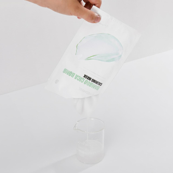Успокаивающая маска с&nbsp;центеллой и&nbsp;бамбуком MEDIPEEL⁺ Bamboo Cica Bomb Calming Mask (25мл) | Ecoplace