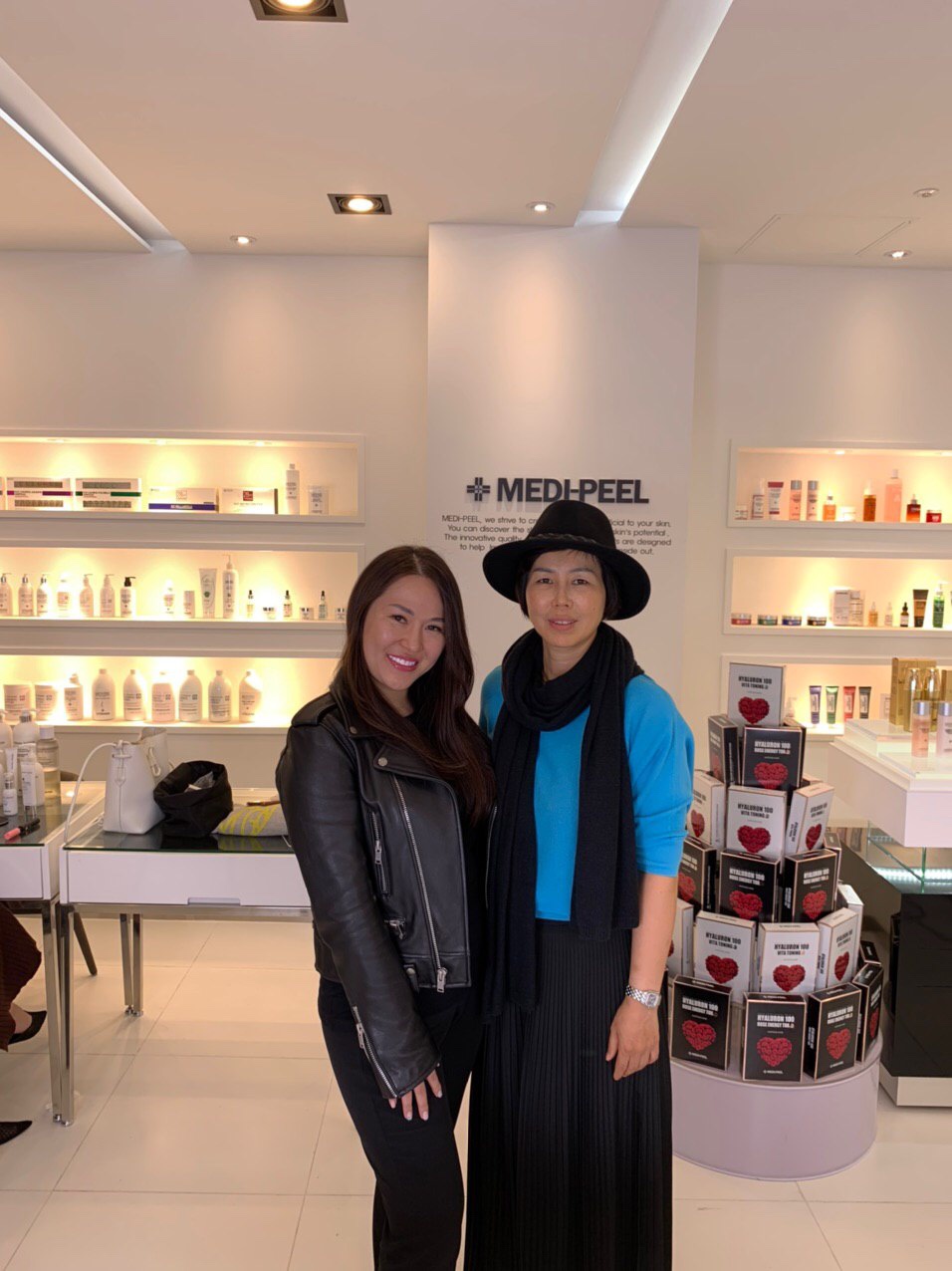 MEDI-PEEL Representatives of a Korean cosmetics store
